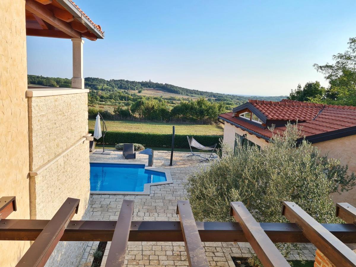 Spacious Villa With Pool, Indoor Jacuzzi And Sauna Near Porec Višnjan Dış mekan fotoğraf