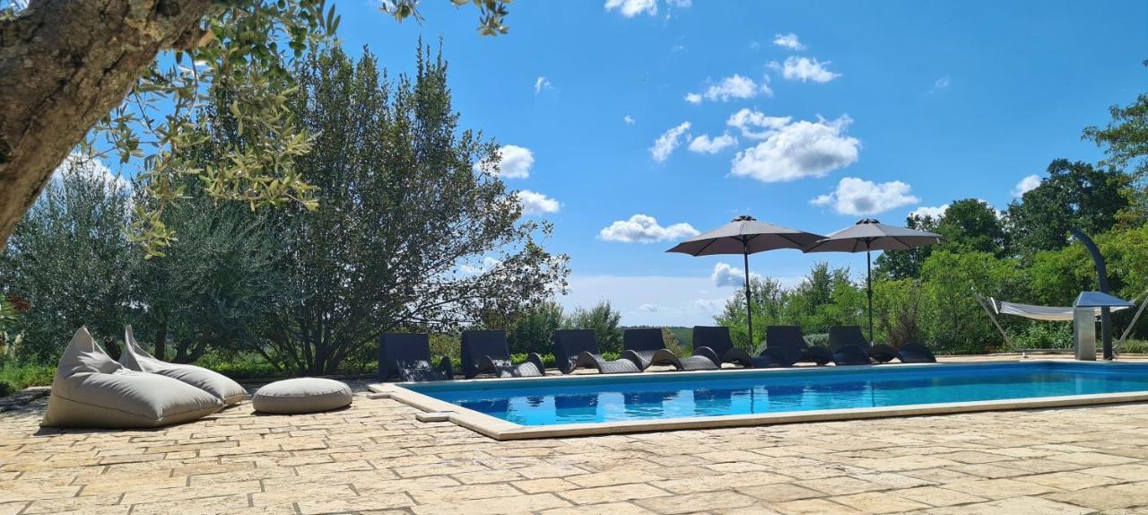 Spacious Villa With Pool, Indoor Jacuzzi And Sauna Near Porec Višnjan Dış mekan fotoğraf