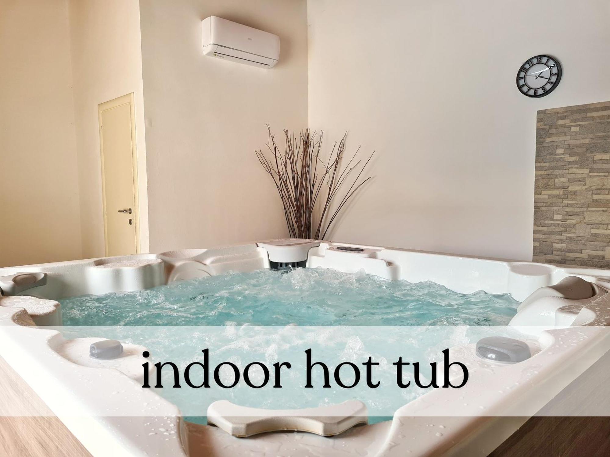 Spacious Villa With Pool, Indoor Jacuzzi And Sauna Near Porec Višnjan Dış mekan fotoğraf